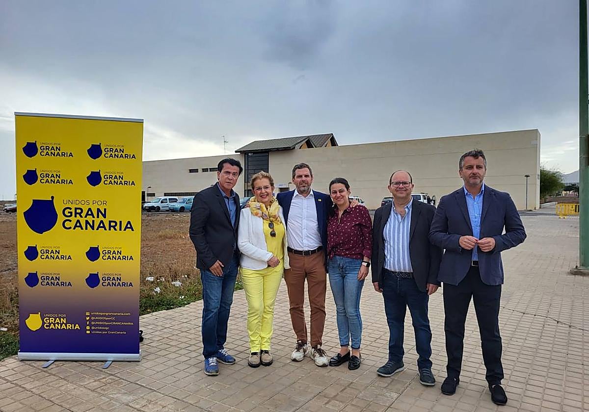 Lucas Bravo de Laguna junto a los candidatos a las alcaldías de los municipios del sur de Gran Canaria.