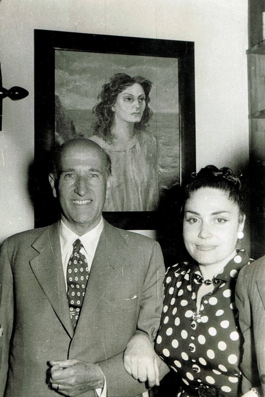 La artista grancanaria Pino Ojeda junto a Vicente Aleixandre.