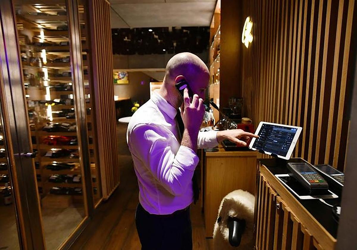 Interior del restaurante Amelia, en San Sebastián.