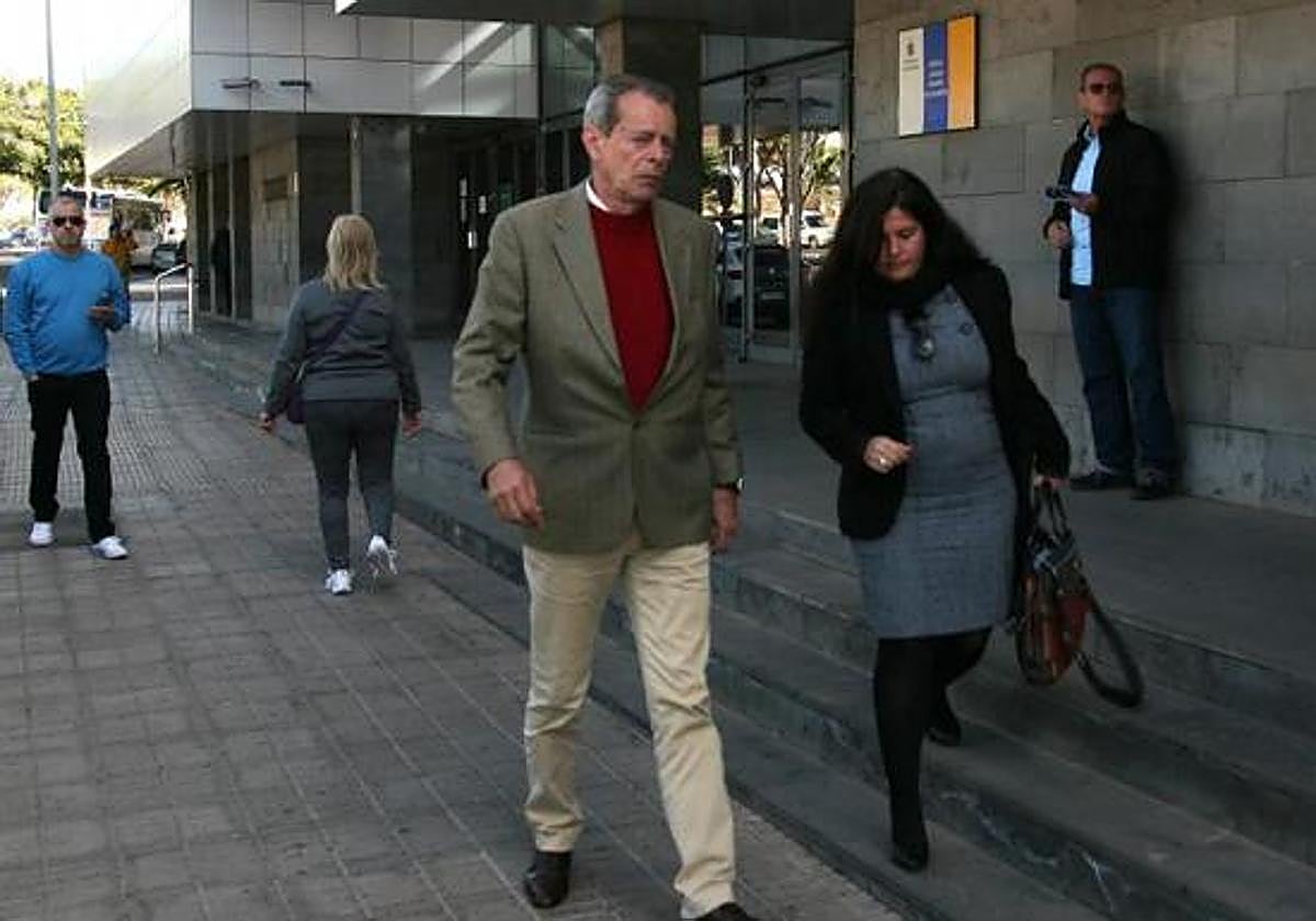 Carlos Sáenz, saliendo del Palacio de Justicia en febrero pasado.