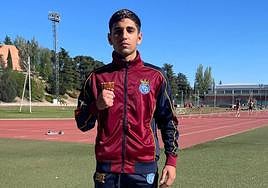 Kalem Formento, fotografiado en Madrid, y con la equipación de la selección española.
