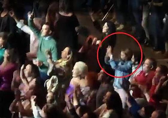 ¿Qué alcaldesa bailó al ritmo de Joaquín Sabina en el Gran Canaria Arena?