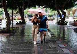 Imagen de archivo de una pareja paseando por Mesa y López.