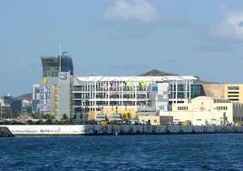 El mamotreto de El Muelle se reconvertirá en un centro comercial abierto al mar