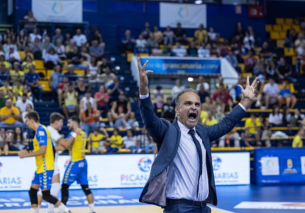 Sergio Miguel Camarero, en uno de sus gestos más característicos.