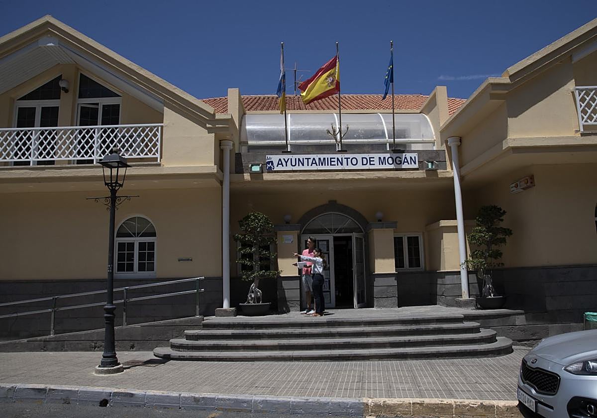 Fachada del Ayuntamiento de Mogán.