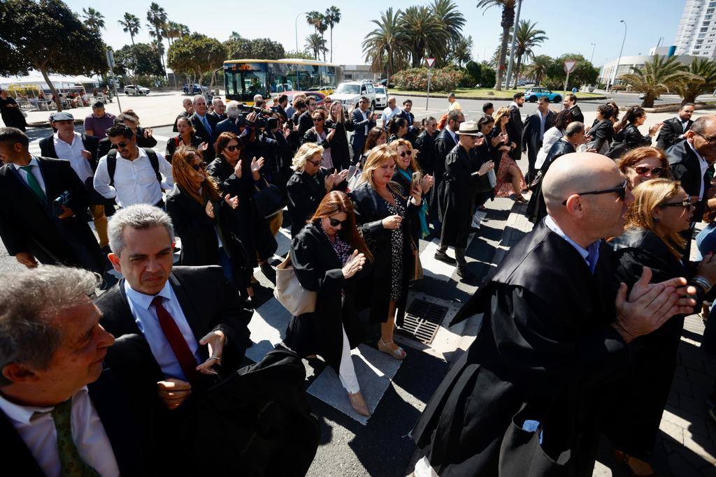 Los abogados de la capital grancanaria toman las calles para reclamar mejoras
