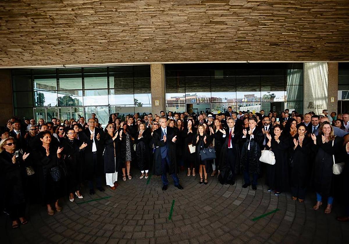 Los abogados de la capital grancanaria toman las calles para reclamar mejoras