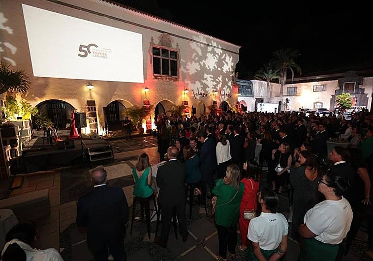 El Pueblo Canario acogió el acto.