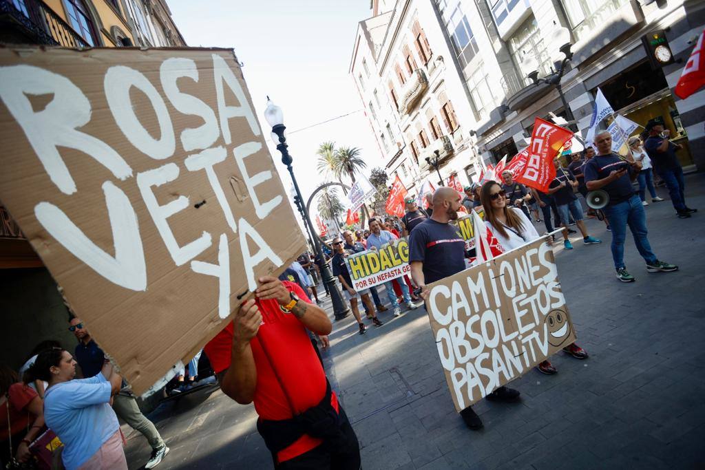 Los bomberos salen un día más a la calle a exigir mejoras laborales