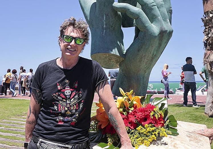 Imagen principal - Distintos momento del homenaje en recuerdo a los fallecido en accidente laboral.