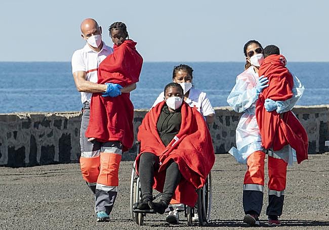 Grupo de menores llegados en las últimas pateras que alcanzaron las islas.