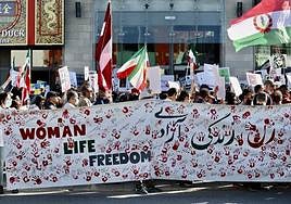 Protesta en favor de la liberación de las mujeres en Irán.