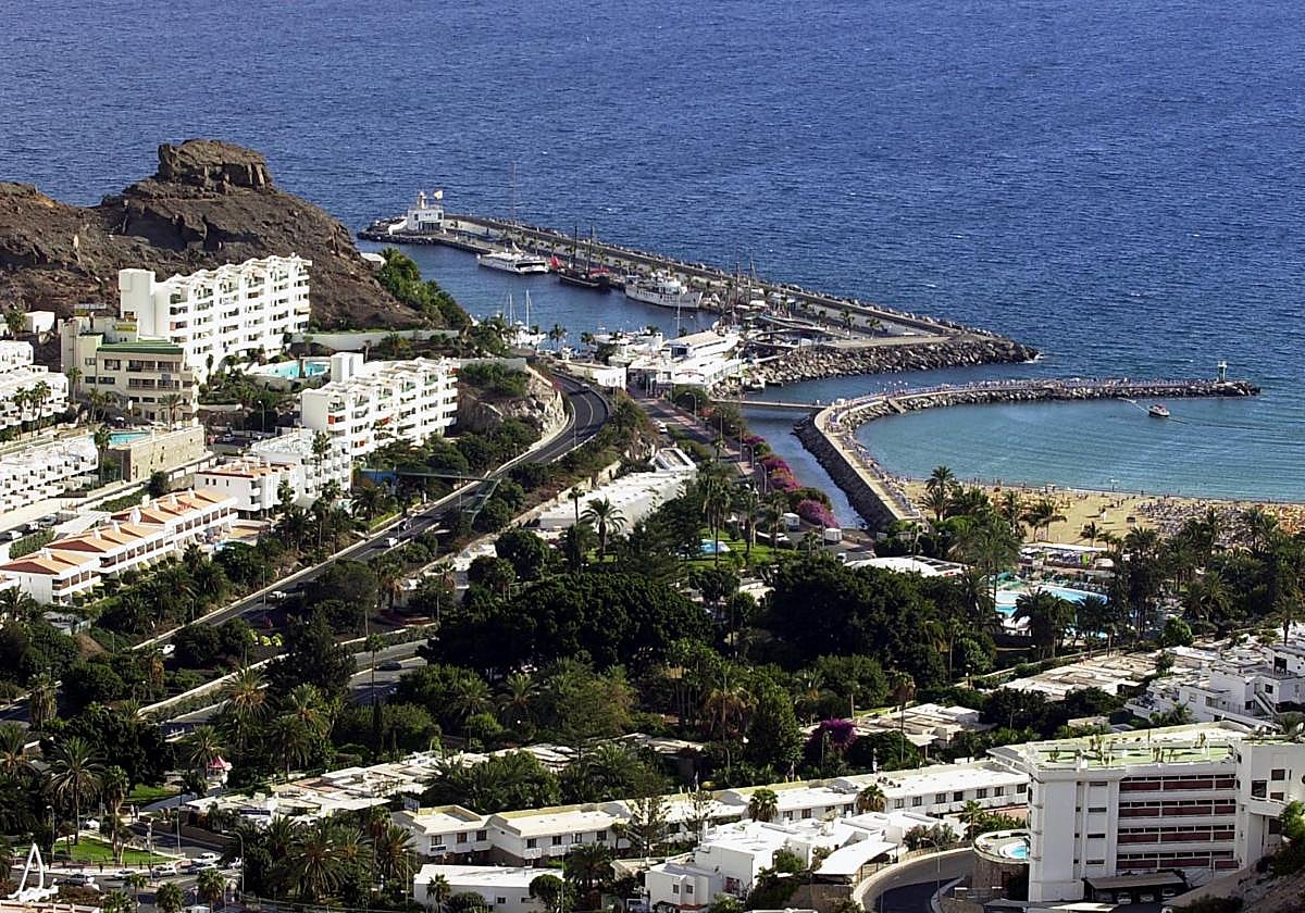 Foto de archivo de una vista de Puerto Rico, en Mogán.