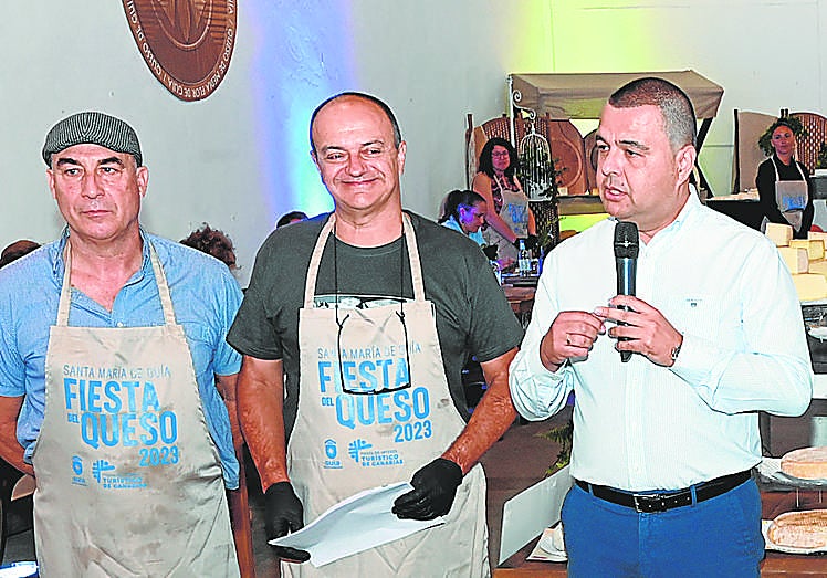 Imagen principal - Los visitabtes pudieron disfrutar de la Fiesta del Queso.