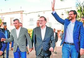 Manuel Domínguez, Mariano Rajoy y Sergio Ramos cuando la presentación de este como candidato a alcalde por el PP.