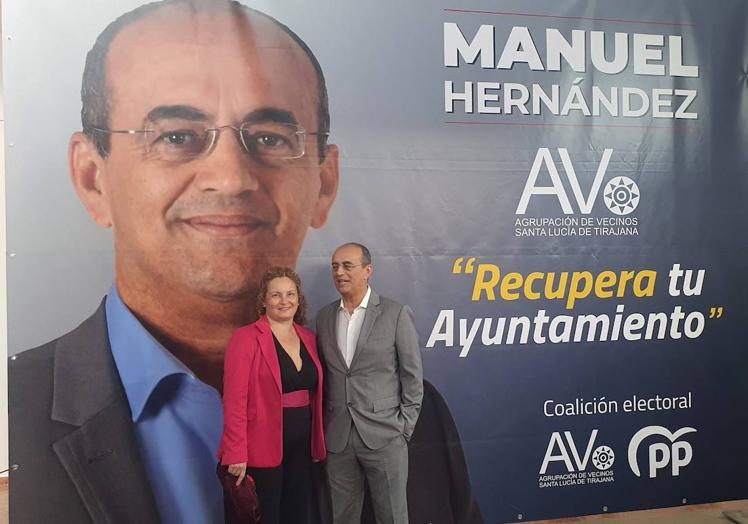 Manuel Hernández, el día de la presentación de la candidatura, con Lucía Rodríguez, la que hasta este domingo era la número dos de su lista.