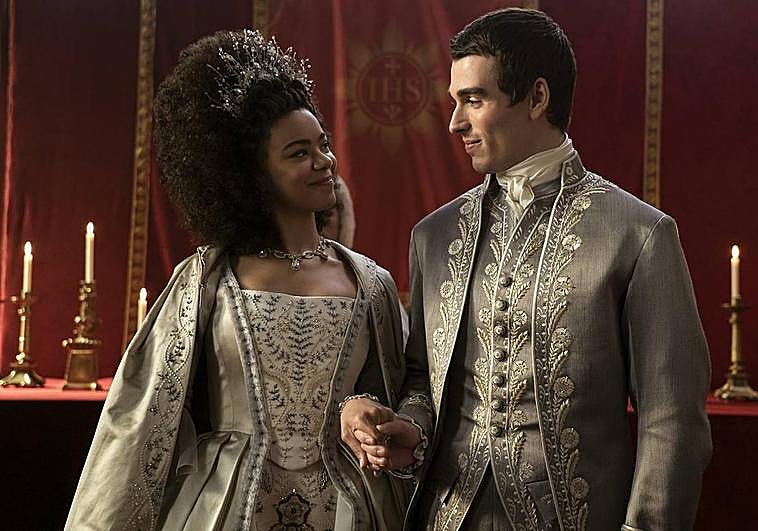 Carlota y Jorge protagonizan la historia de amor 'La reina Carlota'