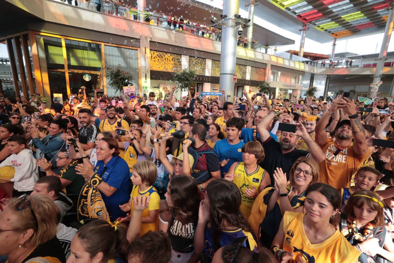 La afición agasaja al Granca