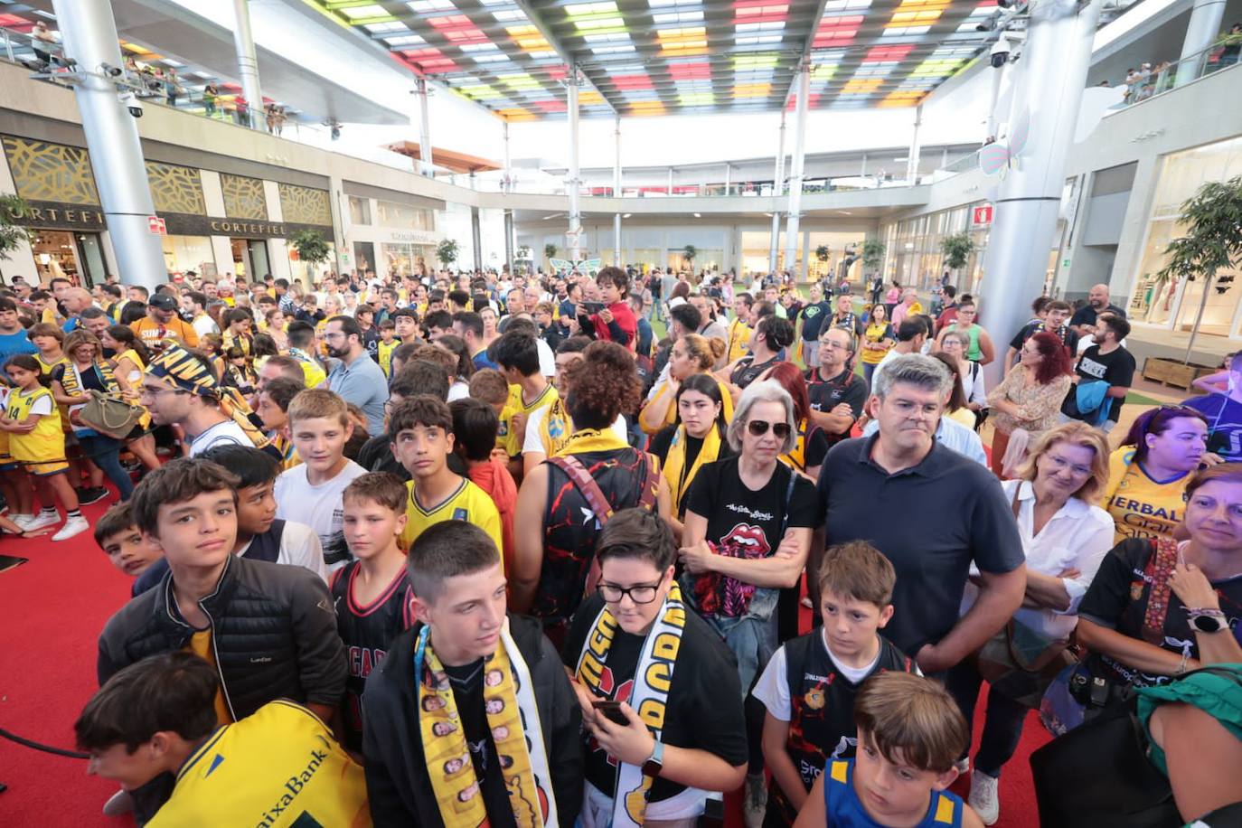 La afición agasaja al Granca