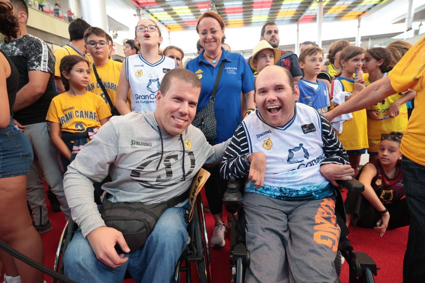 La afición agasaja al Granca