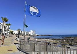 Bandera Azul en la playa de Arinaga.