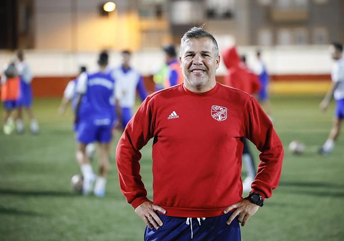 Juan Carlos Socorro, durante un entrenamiento del Sanfer en El Tablero.