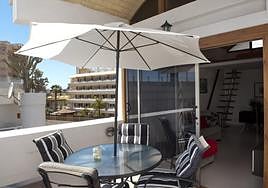 Imagen de la terraza de un apartamento en el sur.