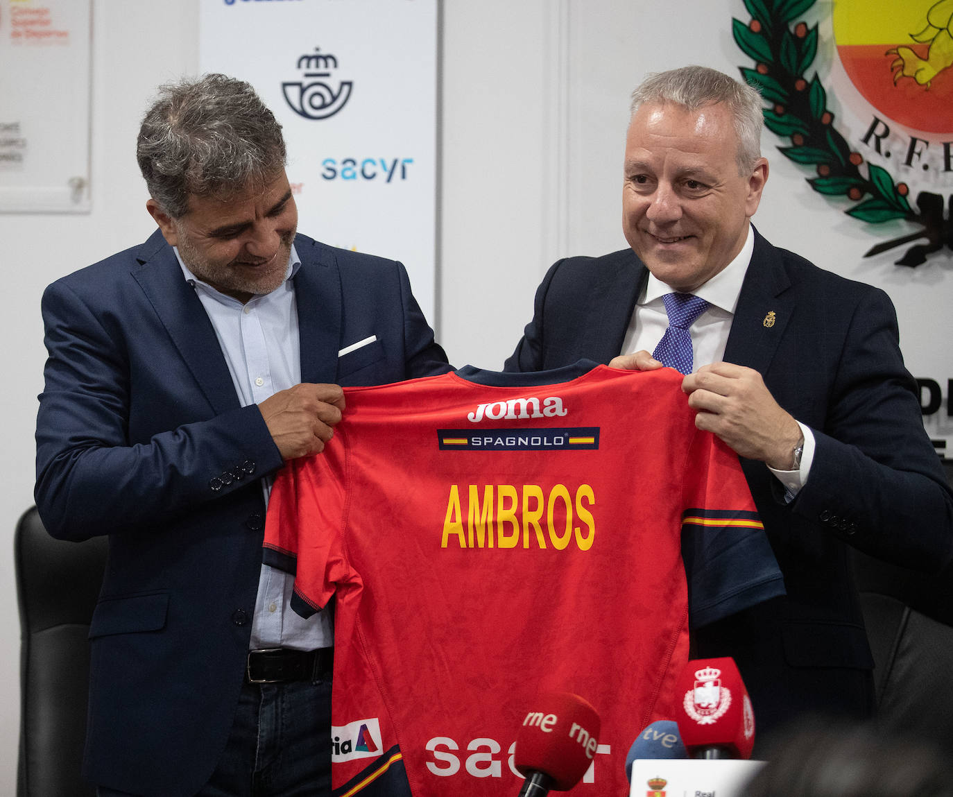 El lanzaroteño Ambros Martín promete una España «competitiva al máximo»