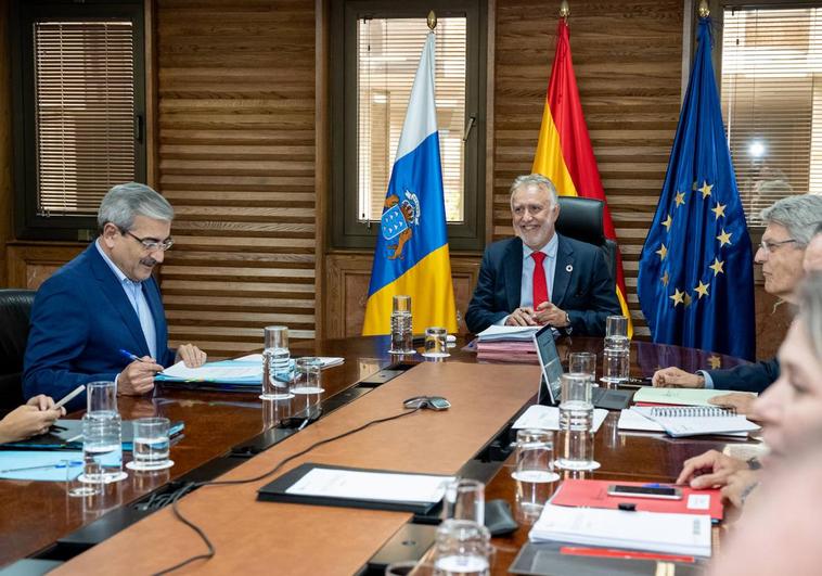 El Gobierno da el visto bueno a los tres días de teletrabajo de los funcionarios en Canarias