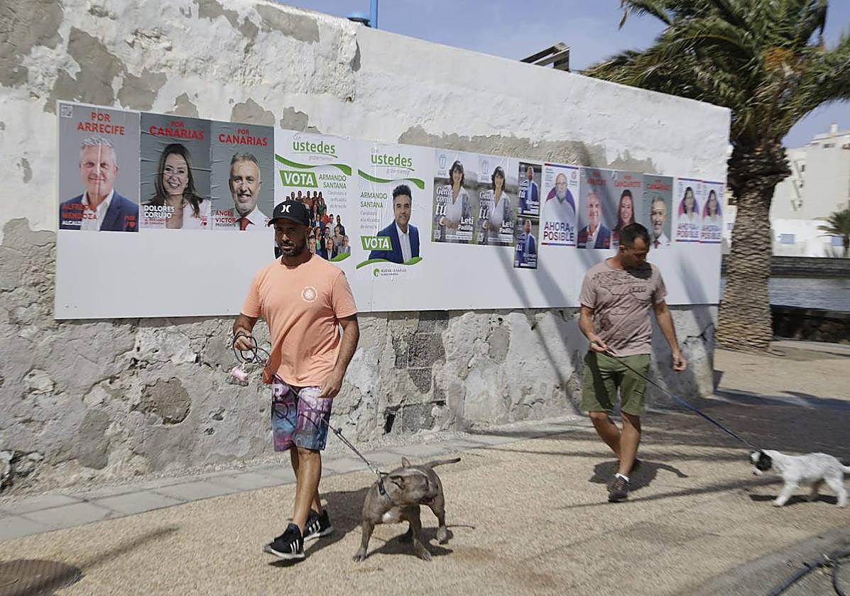 Los carteles con las caras de los candidatos han llegado a las calles.