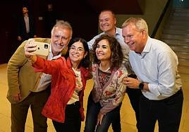 Dirigentes socialistas, durante el mitin de este domingo.