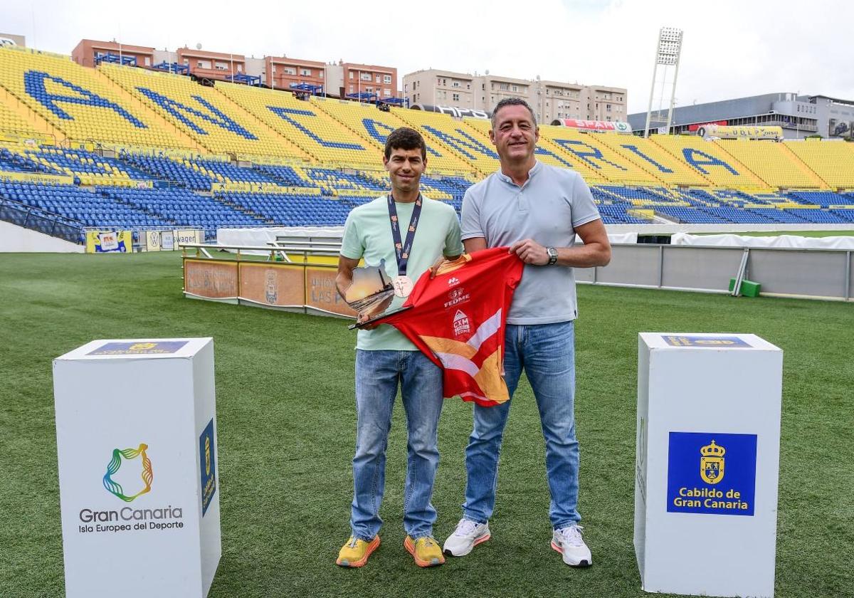 Alejandro Mayor, este lunes en la recepción que le brindó el consejero de Deportes.