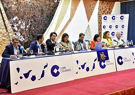Candidatos y candidatas a la alcaldía de Las Palmas de Gran Canaria en un dedate electoral organizado por COPE Más Gran Canaria.