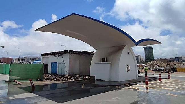 Imagen antes - &#039;La gaviota&#039; del puerto pierde sus alas por las obras del Muelle Pesquero