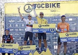 Manuela Muresan y Hans Becking, primeros líderes de la Fred. Olsen Express Transgrancanaria Bike