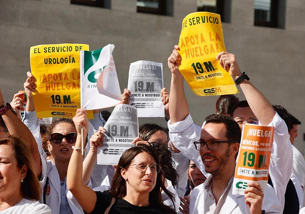Los médicos canarios salen a la calle