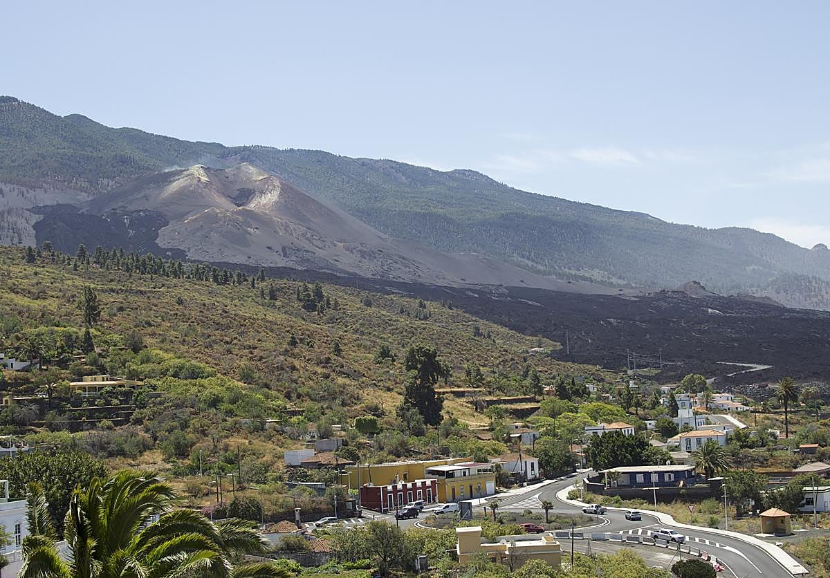 Desde el mirador de Tajuya se erige ahora un volcán apenas humeante y símbolo de un cambio en la sociedad palmera que no se puede olvidar.