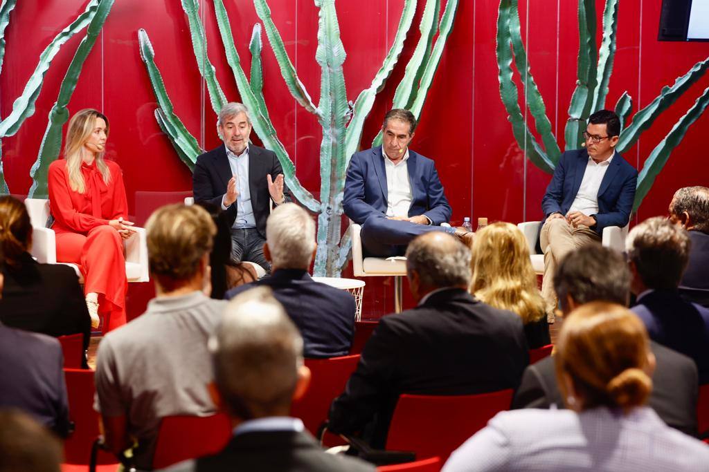 El encuentro &#039;Canarias por delante&#039;, en imágenes