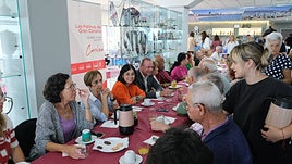 Darias pondrá en marcha nuevas políticas públicas para que los 90.000 mayores de la ciudad «tengan una vida plena»