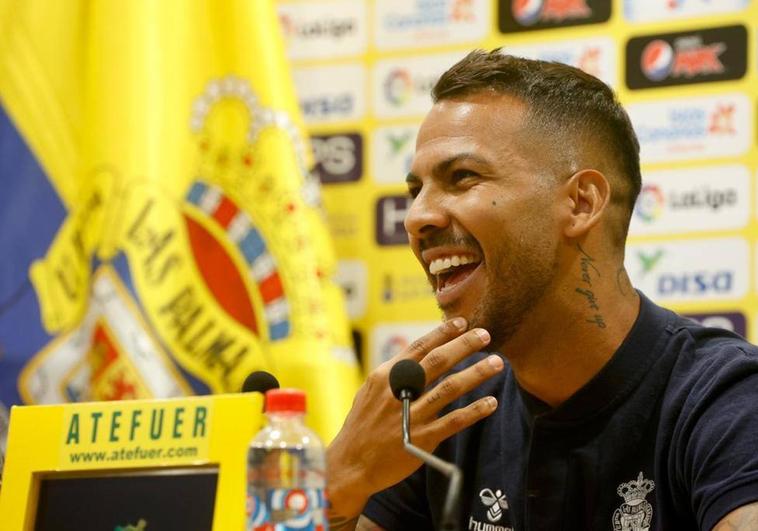 Viera, sonriente, durante su comparecencia de hoy.