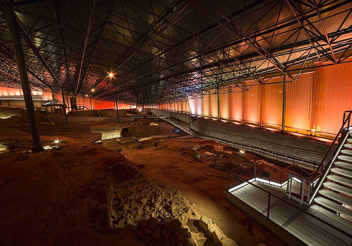 La Cueva Pintada estrenó la instalación de su nueva iluminación en 2019.