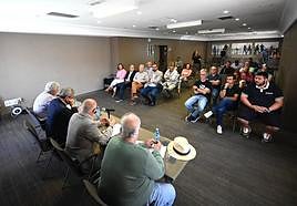 Un momento de la reunión de este viernes con los clubes deportivos de élite de Gran Canaria.