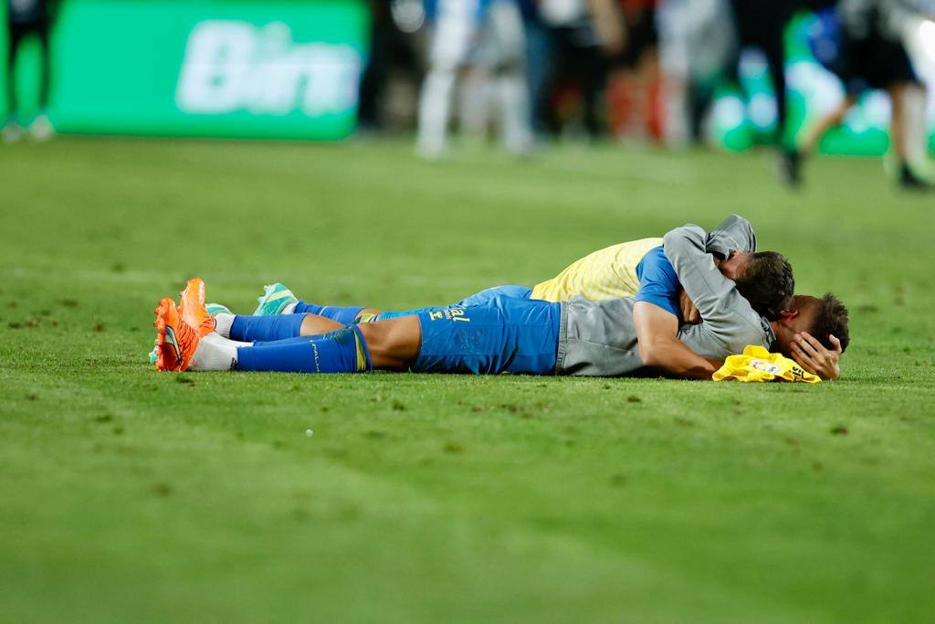 Emotiva celebración de los jugadores de la UD en el Gran Canaria