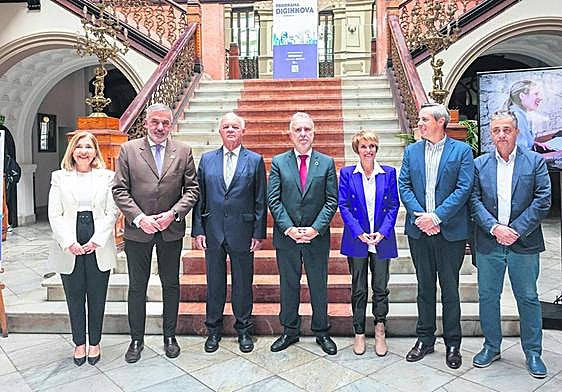 Lourdes Armas, Lluís Serra, Albertó Cabré, Ángel Víctor Torres, Elena Máñez, Carlos Navarro y Juan Díaz.