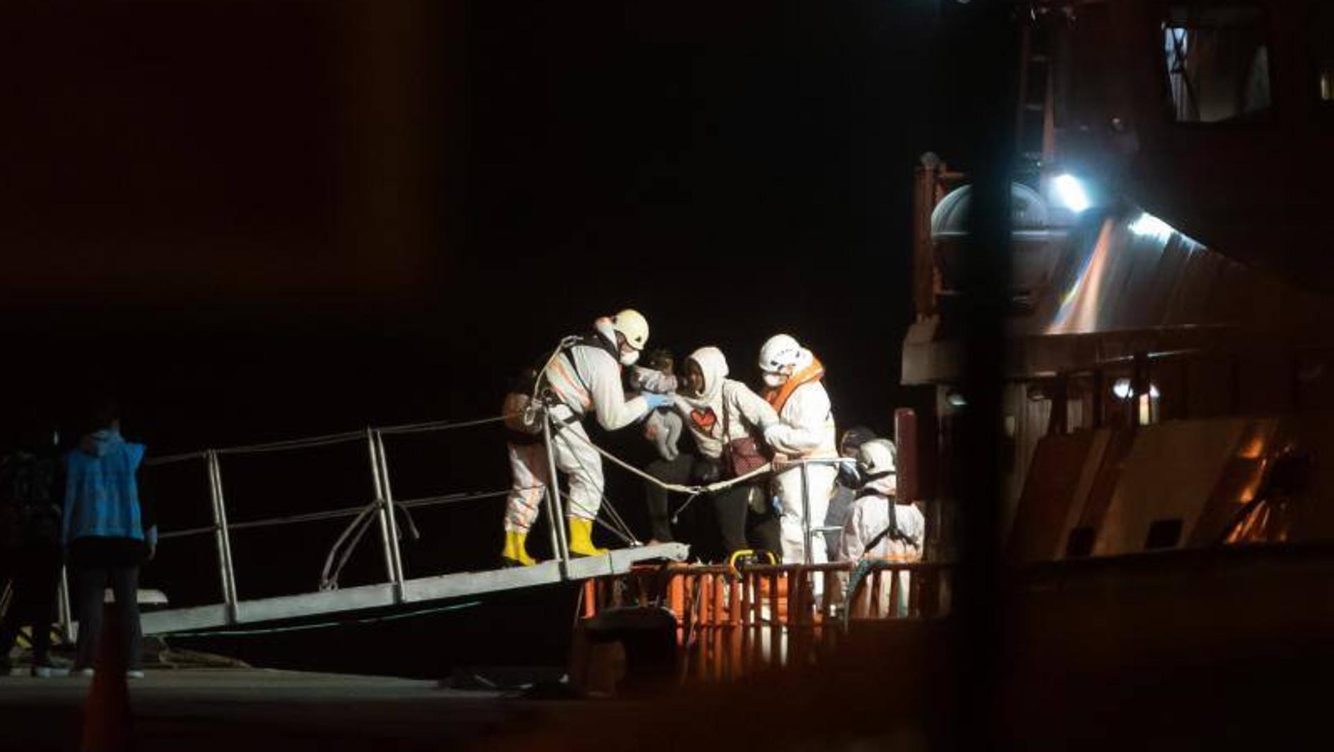 They rescue 52 immigrants on the coast of Lanzarote