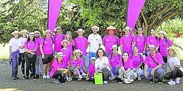 Integrantes del operativo de limpieza desplegado ayer en Tenerife.