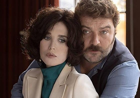 Movistar Estrenos emite la cinta 'Peter Von Kant'.