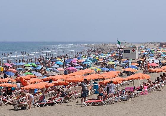 Imagen de Playa del Inglés en el sur de Gran Canaria.