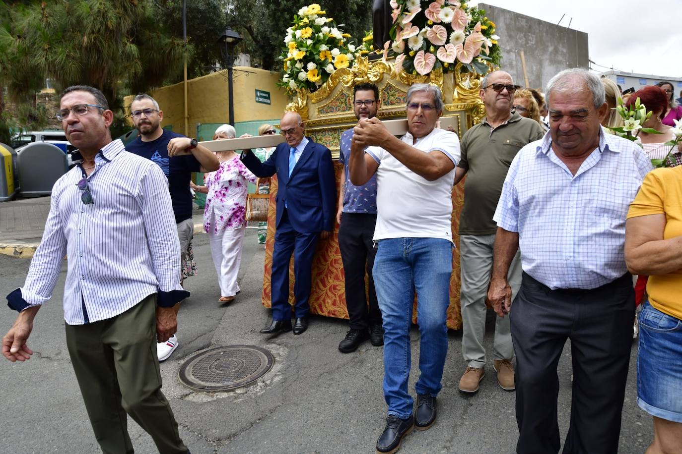 Más políticos que santos en la procesión de San Antonio el Chico en Mogán